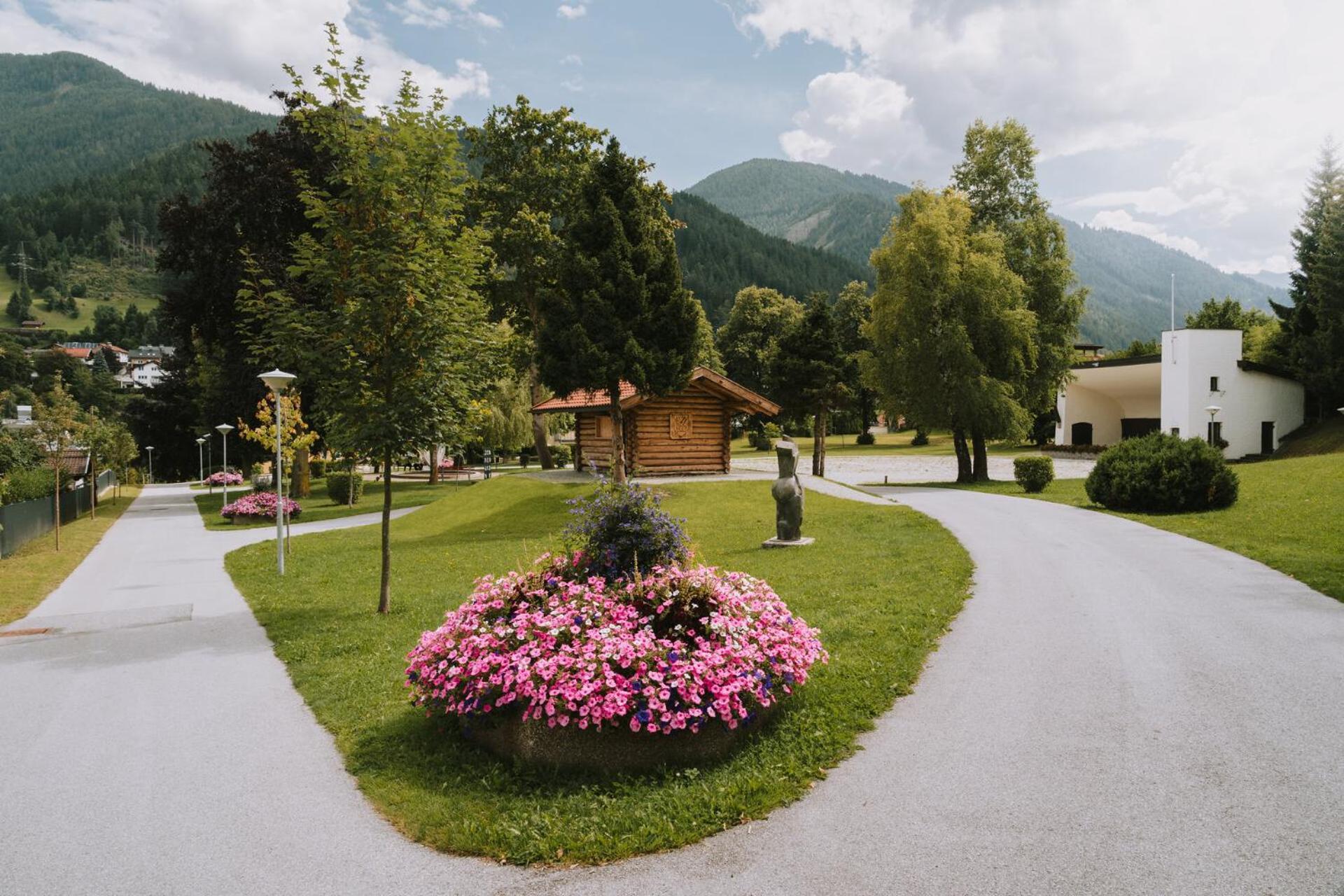Alpin Am Dorfbrunnen Steinach Steinach am Brenner
